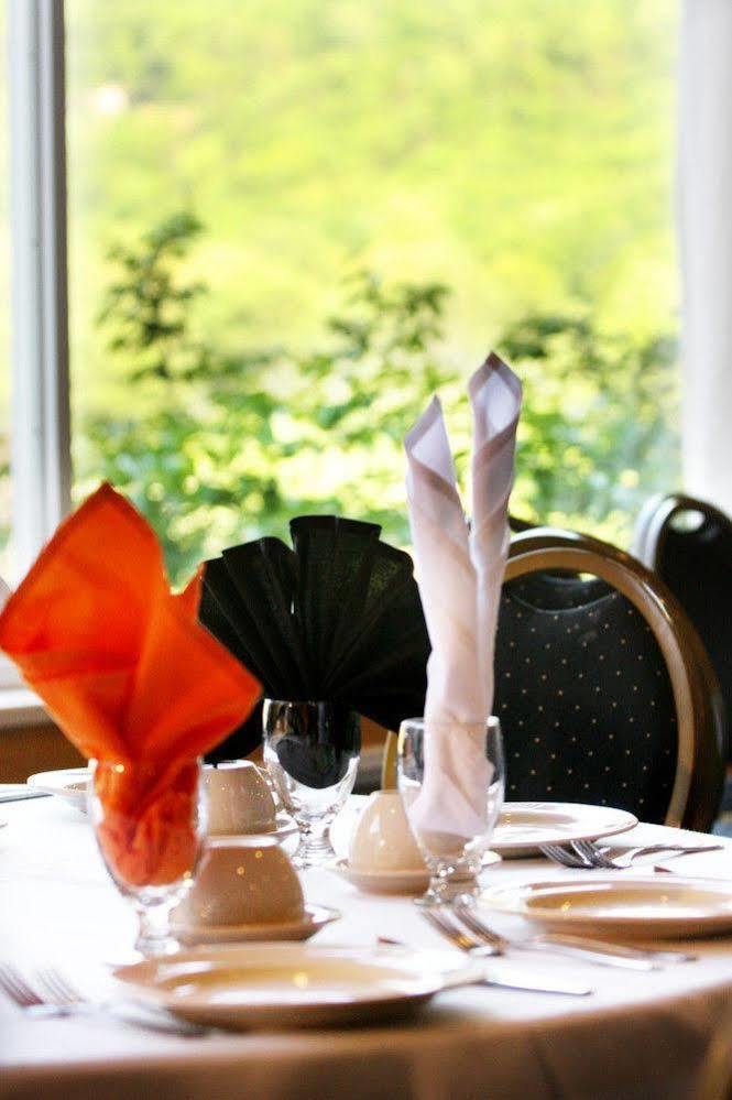 Honors Haven Retreat & Conference Hotel Ellenville Екстериор снимка
