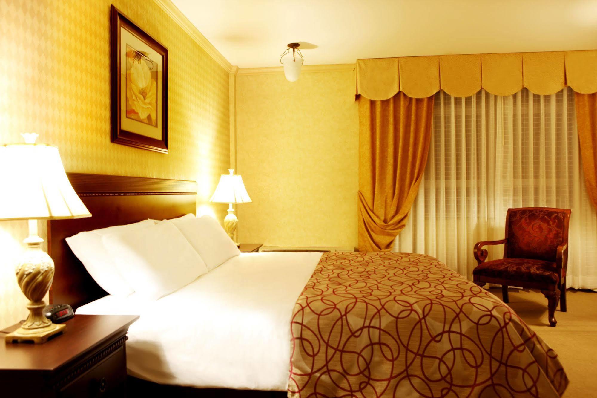Honors Haven Retreat & Conference Hotel Ellenville Екстериор снимка