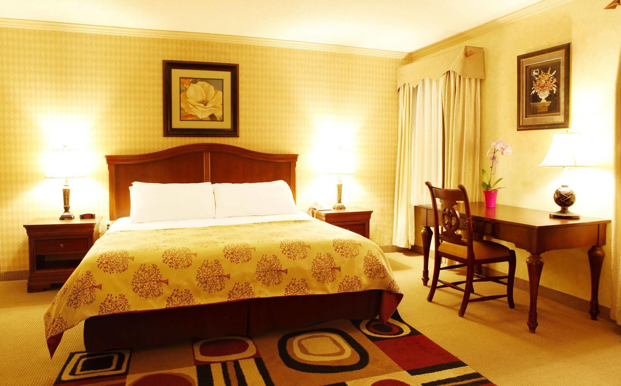 Honors Haven Retreat & Conference Hotel Ellenville Екстериор снимка
